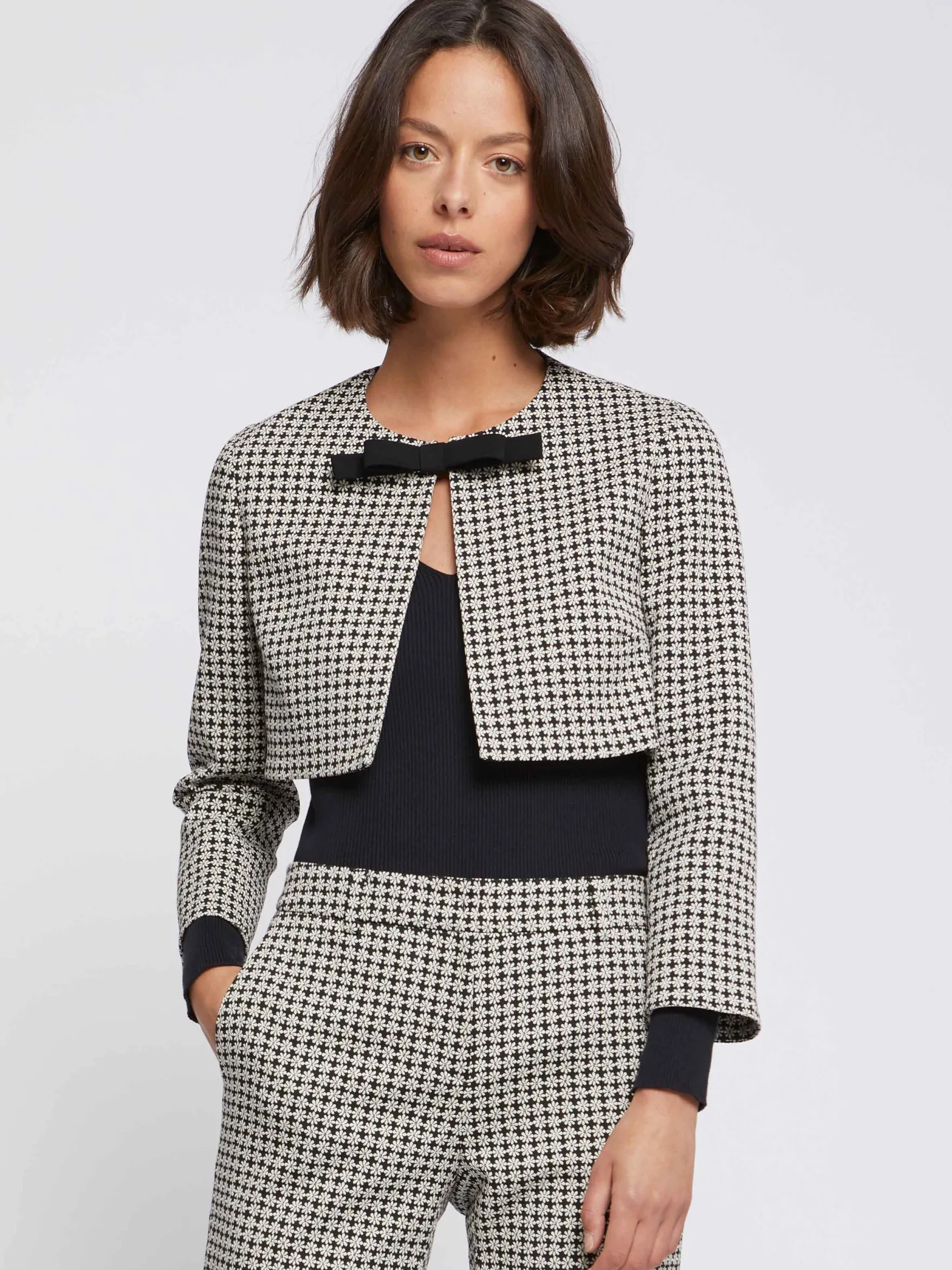 daisyprint_jacquard_bolero_jacket_with_bow_2.webp Women Paule Ka Jackets>Daisy-Print Jacquard Bolero Jacket With Bow